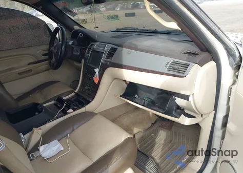 2007 Cadillac Escalade Standard z USA, uszkodzony, nr VIN 1GYFK638X7R201624